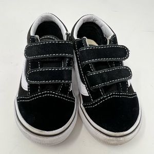 Toddler Vans Old Skool Velcro Sneakers SZ 5.0 Black & White Comes w/Shoebox